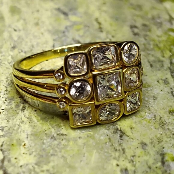 Bella Luce 3.04CTW White Diamond SIMULANT Eterno gold-tone Size 8 - Picture 1 of 8